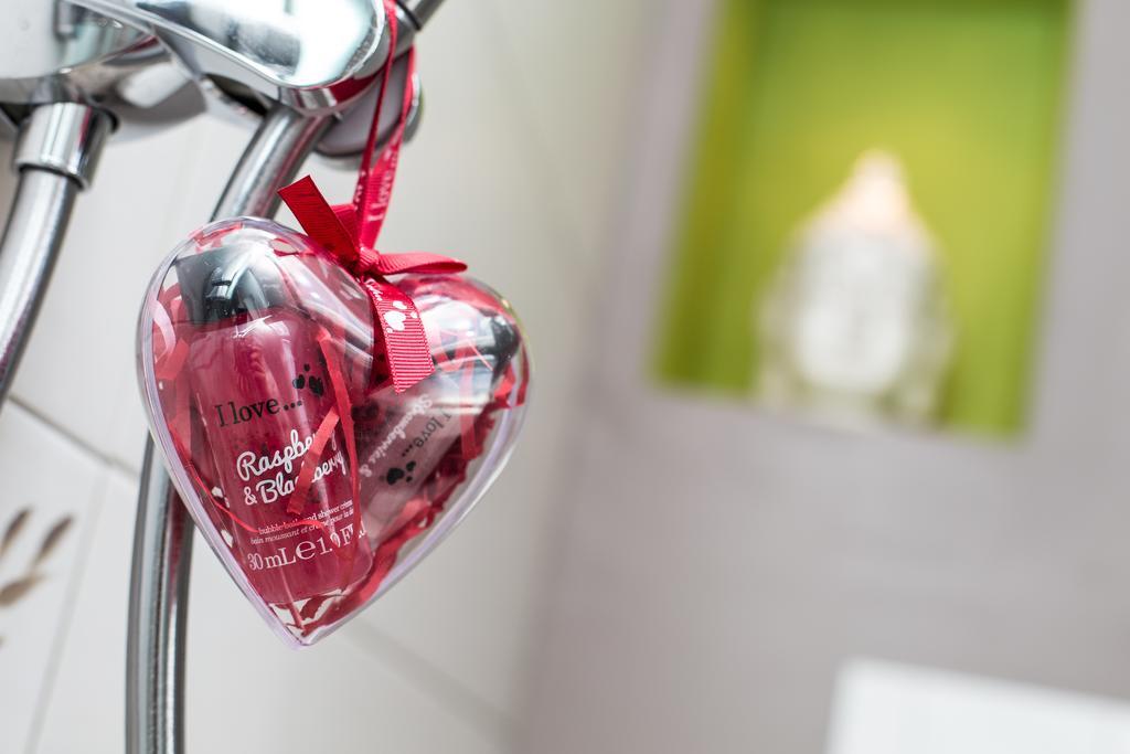 Private Wellness Suiten Mit Whirlpool Essen Szoba fotó
