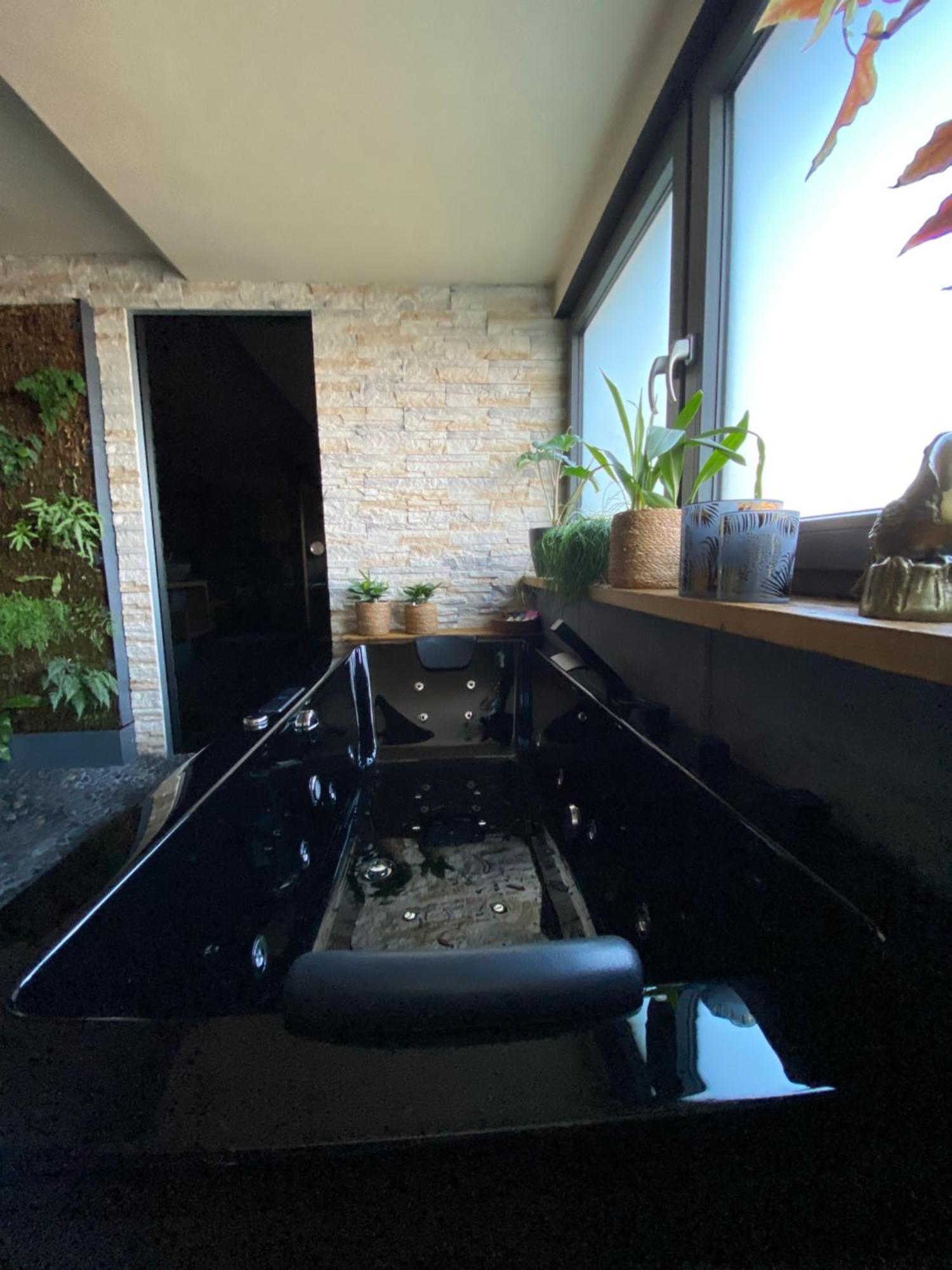 Private Wellness Suiten Mit Whirlpool Essen Kültér fotó